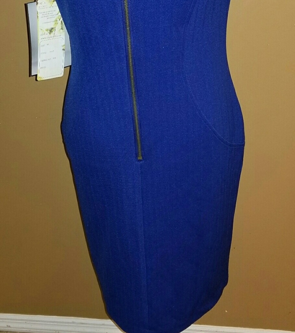 Dress - Picture 4 of 4
